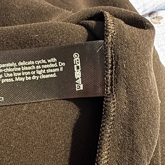 Like new Eileen Fisher Black 100% Silk Minimalist V-Neck Tunic Top XS - Picture 10 of 10